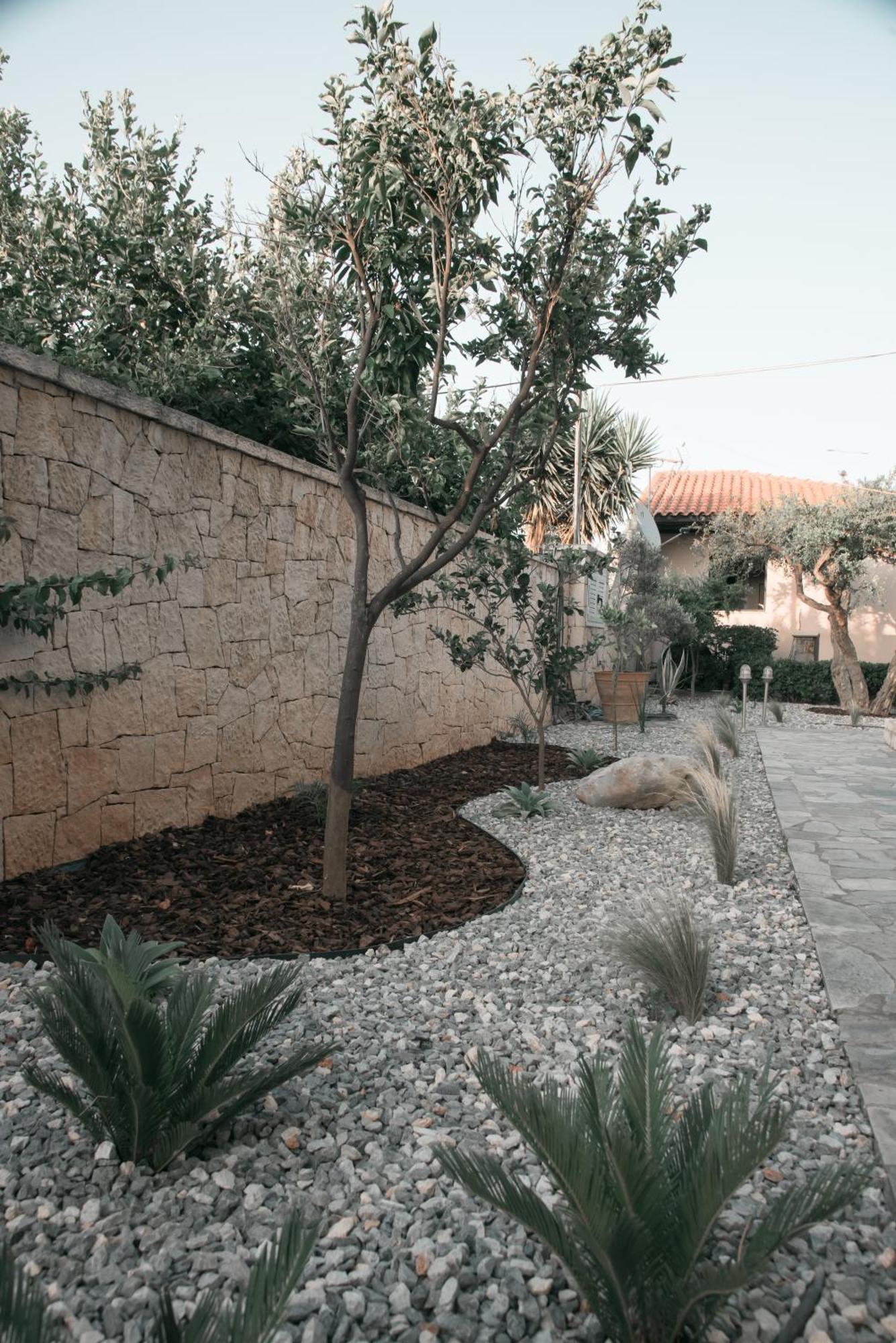 Nancy - Chara Apartments Karteros Exterior photo